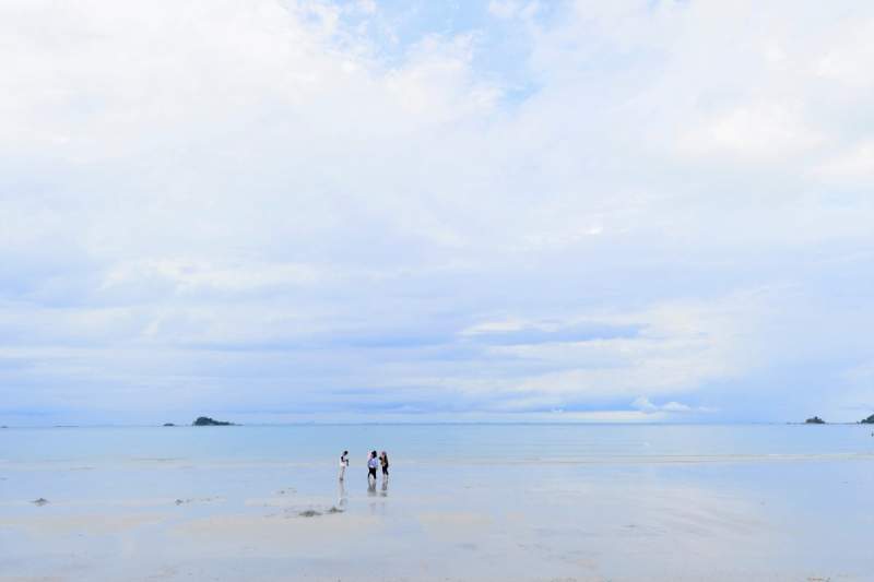 Tour Menikmati Keindahan Pantai Lagoi Bintan
