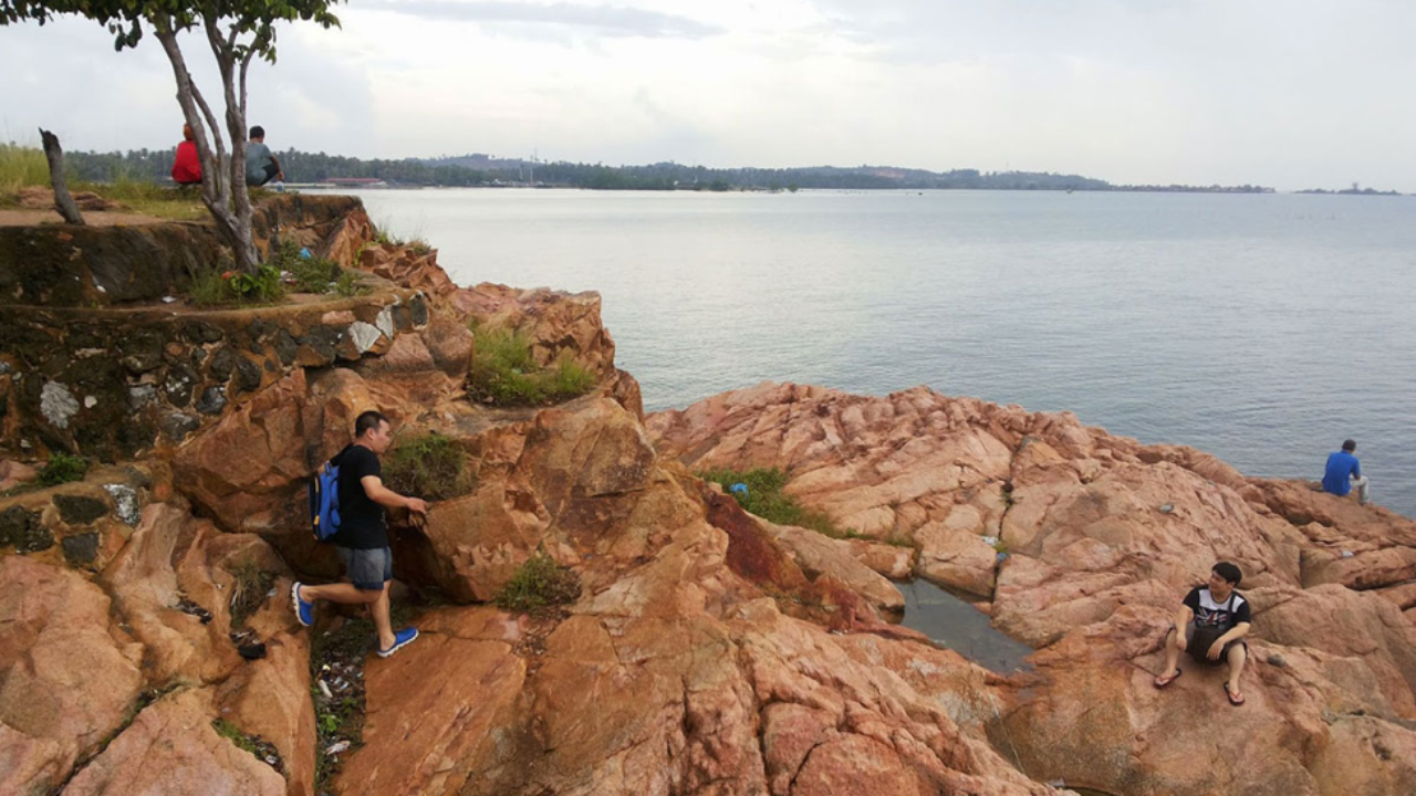 Pantai Sekilak Wisata Nomor Satu Di Pulau Batam